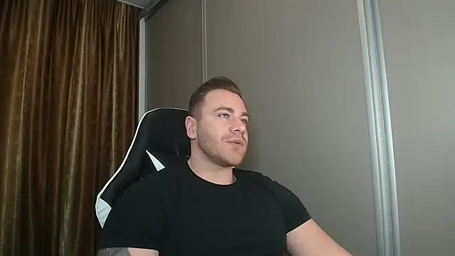 Thori92 online show from 12/14/25, 01:05