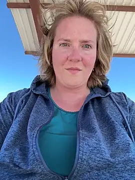 Lizzyloo online show from 02/12/25, 06:09