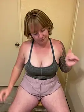 Lizzyloo online show from 02/23/25, 03:56