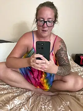 Lizzyloo online show from 04/11/26, 01:21