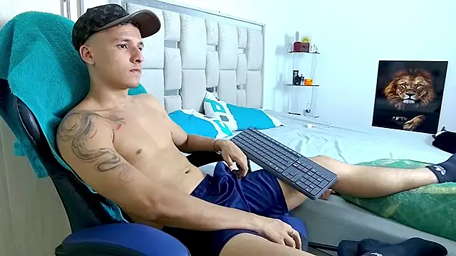 Andrew lovely18 online show from 02/17/26, 03:03