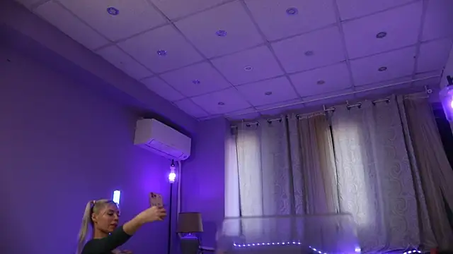 Snapshot of mandypeas chatting on 12/18/24, 07:47 mandypeas online show from 12/18/24, 07:47