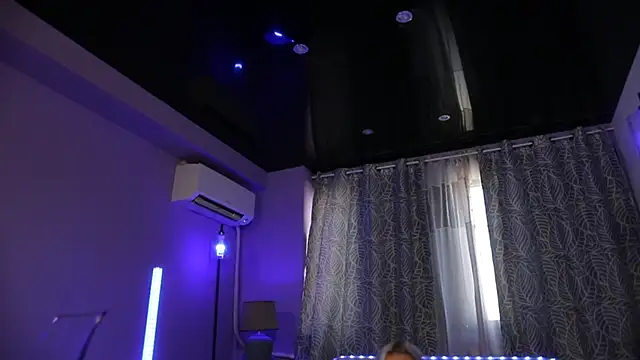 Snapshot of mandypeas chatting on 09/19/25, 06:37 mandypeas online show from 09/19/25, 06:37