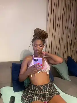 Snapshot of PETITE_NAOMI chatting on 03/15/25, 06:21 PETITE NAOMI online show from 03/15/25, 06:21