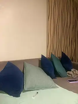 Snapshot of PETITE_NAOMI chatting on 03/18/25, 01:53 PETITE NAOMI online show from 03/18/25, 01:53