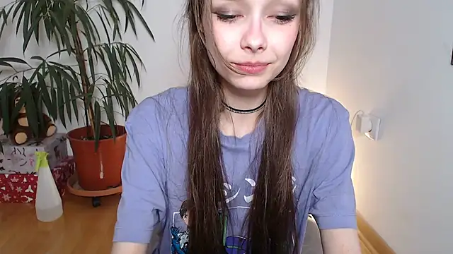 Snapshot of Michelle_Melnss chatting on 12/08/24, 10:08 Michelle Melnss online show from 12/08/24, 10:08