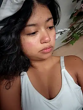 Peach Girll online show from 11/19/25, 03:23