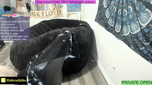 Snapshot of ElektraExotic chatting on 09/18/25, 08:05 ElektraExotic online show from 09/18/25, 08:05