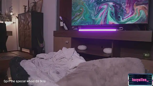 Snapshot of LucyAllenX chatting on 12/20/24, 03:36 LucyAllenX online show from 12/20/24, 03:36