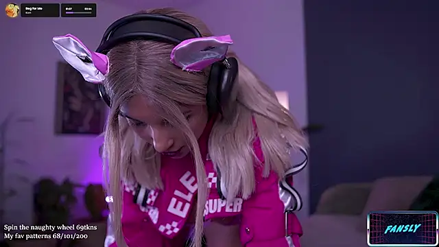 Snapshot of LucyAllenX chatting on 10/09/25, 07:23 LucyAllenX online show from 10/09/25, 07:23