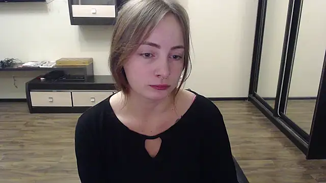 Snapshot of Laralianna chatting on 12/01/24, 06:30 Laralianna online show from 12/01/24, 06:30