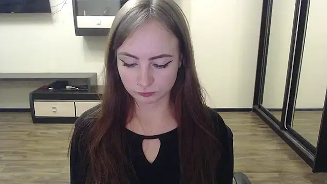 Snapshot of Laralianna chatting on 12/08/24, 06:39 Laralianna online show from 12/08/24, 06:39