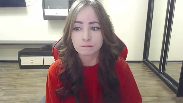 Snapshot of Laralianna chatting on 12/22/24, 03:22 Laralianna online show from 12/22/24, 03:22