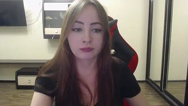 Snapshot of Laralianna chatting on 12/23/24, 09:29 Laralianna online show from 12/23/24, 09:29