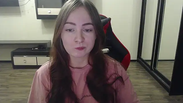 Snapshot of Laralianna chatting on 02/08/25, 06:12 Laralianna online show from 02/08/25, 06:12