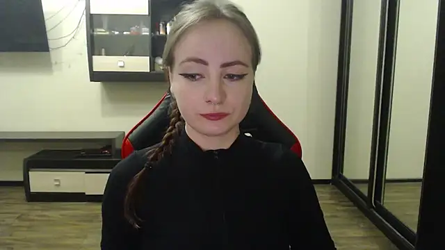 Snapshot of Laralianna chatting on 03/02/25, 05:04 Laralianna online show from 03/02/25, 05:04