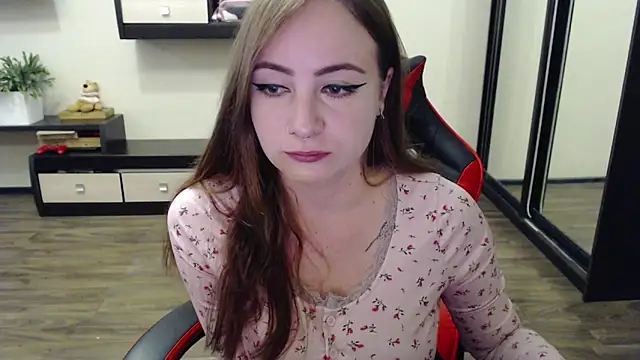 Snapshot of Laralianna chatting on 09/10/25, 08:14 Laralianna online show from 09/10/25, 08:14
