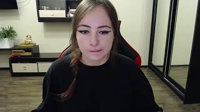 Snapshot of Laralianna chatting on 09/11/25, 03:50 Laralianna online show from 09/11/25, 03:50