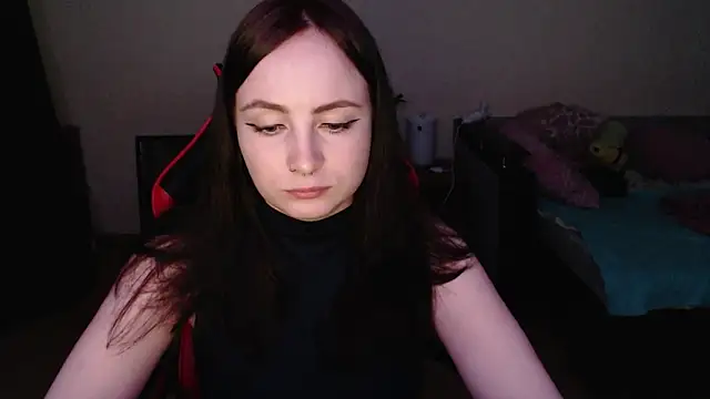 Laralianna online show from 04/12/26, 05:07