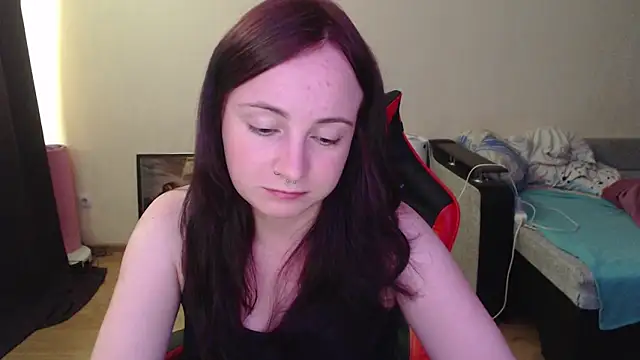 Snapshot of Laralianna chatting on 06/28/26, 02:56 Laralianna online show from 06/28/26, 02:56