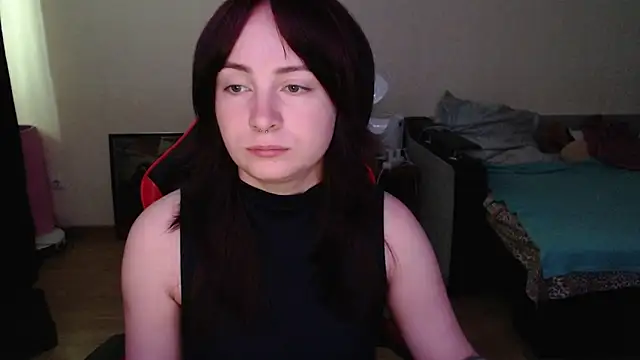 Snapshot of Laralianna chatting on 07/03/26, 05:03 Laralianna online show from 07/03/26, 05:03