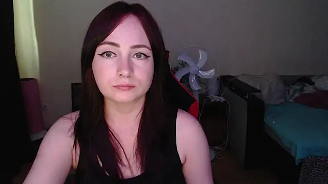 Snapshot of Laralianna chatting on 07/06/26, 01:52 Laralianna online show from 07/06/26, 01:52