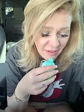 Snapshot of Lexi_Shocker chatting on 02/22/25, 11:13 Lexi Shocker online show from 02/22/25, 11:13