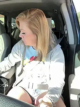 Snapshot of Lexi_Shocker chatting on 02/25/25, 05:15 Lexi Shocker online show from 02/25/25, 05:15