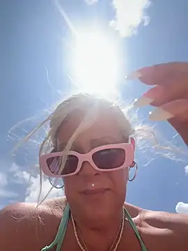 Snapshot of Lexi_Shocker chatting on 07/23/26, 04:49 Lexi Shocker online show from 07/23/26, 04:49