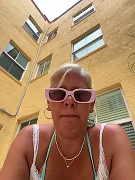 Snapshot of Lexi_Shocker chatting on 07/25/26, 02:36 Lexi Shocker online show from 07/25/26, 02:36