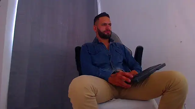 Snapshot of Oliverdrew_1 chatting on 01/28/25, 09:19 Oliverdrew 1 online show from 01/28/25, 09:19