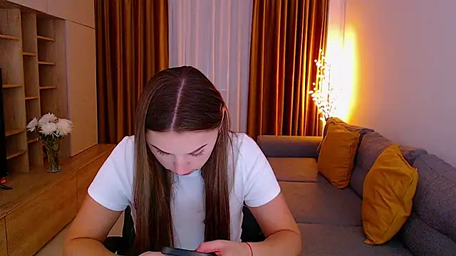  Mia Adams online show from 10/08/25, 06:22