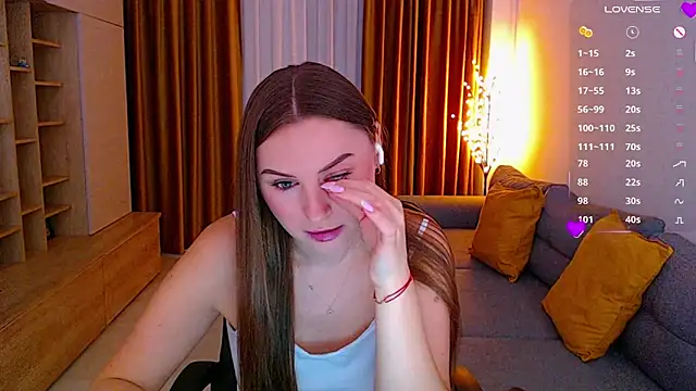  Mia Adams online show from 11/11/25, 08:14