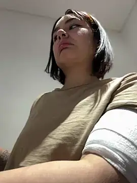 Snapshot of sammbunny chatting on 12/14/24, 09:45 sammbunny online show from 12/14/24, 09:45