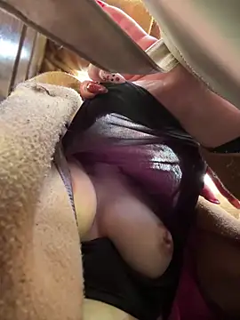 Snapshot of sammbunny chatting on 12/22/24, 03:55 sammbunny online show from 12/22/24, 03:55