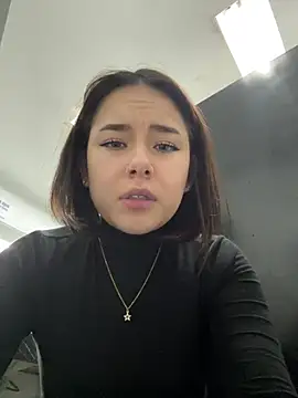 Snapshot of sammbunny chatting on 12/22/24, 10:15 sammbunny online show from 12/22/24, 10:15