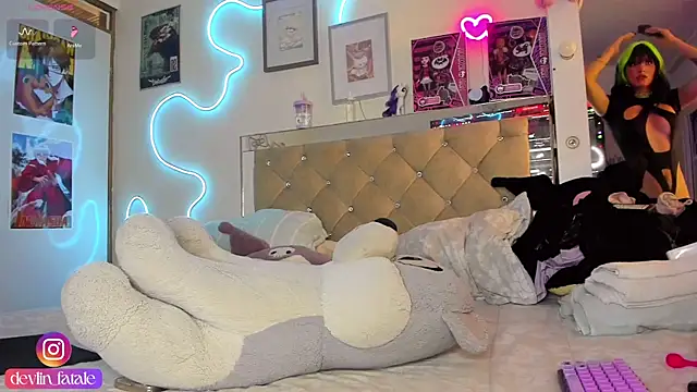 devlin nurmi online show from 02/06/25, 06:13