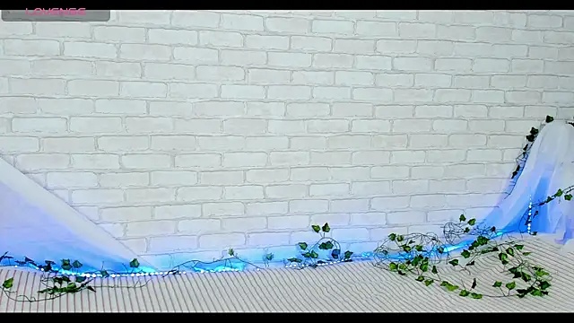 LinaKenny online show from 04/23/26, 02:08