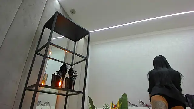 Britney Charm  online show from 04/02/26, 06:55