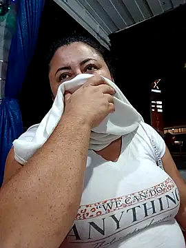 Monseratte21 online show from 12/15/25, 04:28