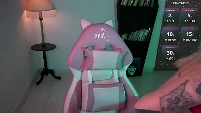 Saucy Jenn online show from 12/19/25, 03:13