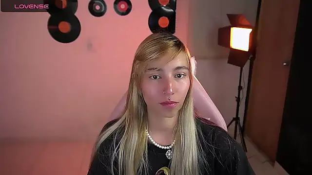 Saucy Jenn online show from 03/22/26, 10:24