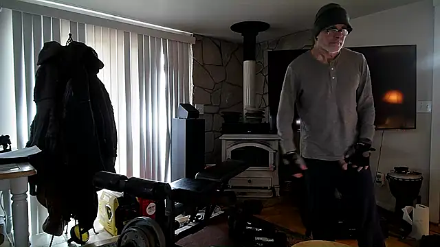 Snapshot of MoonDancer chatting on 02/07/25, 06:24 MoonDancer online show from 02/07/25, 06:24