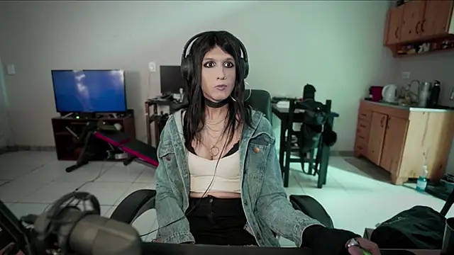 Snapshot of brenda_nataliaok chatting on 01/28/25, 02:11 brenda nataliaok online show from 01/28/25, 02:11