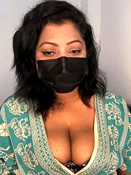 Snapshot of _Cute_ariana_ chatting on 10/28/25, 05:00  Cute ariana  online show from 10/28/25, 05:00