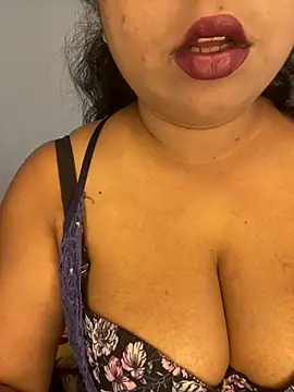 Snapshot of _Cute_ariana_ chatting on 02/15/26, 07:38 Cute ariana online show from 02/15/26, 07:38