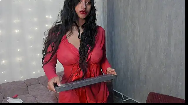 Snapshot of Valentinne_z chatting on 01/19/25, 11:56 Valentinne z online show from 01/19/25, 11:56