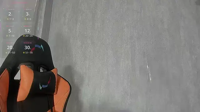 Snapshot of Valentinne_z chatting on 09/24/25, 02:04 Valentinne z online show from 09/24/25, 02:04