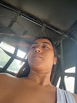 Valentinne z online show from 02/07/26, 03:38