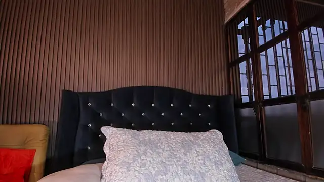 JuliaDawson  online show from 02/14/26, 11:23